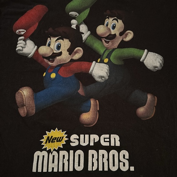 Mario Brothers t-shirt super Nintendo 2010 size large cartoon video game promo - Picture 2 of 5